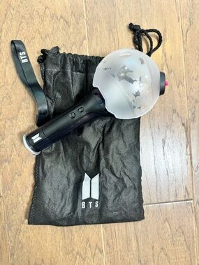 BTS Official Concert Lightstick (Army Bomb) and dust bag